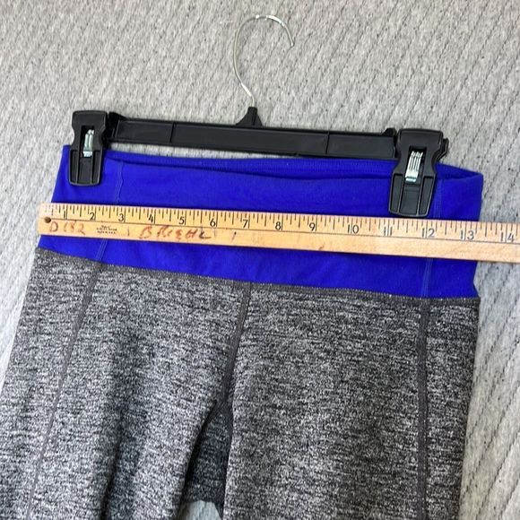 Lululemon Leggings Grey Purple Band Size 6 - Picture 3 of 7